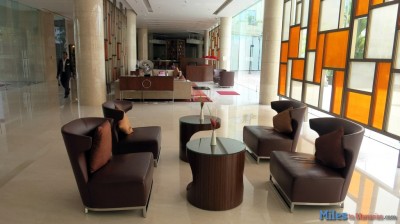 Courtyard by Marriott Kochi Airport - spacious lobby.