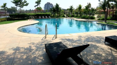 Crowne Plaza Kochi - Swimming pool.
