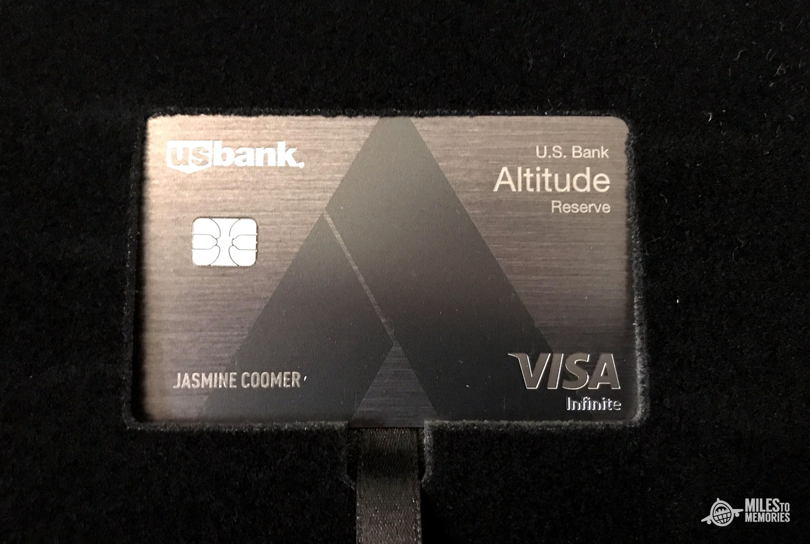 Paying the Altitude Reserve Annual Fee with Points