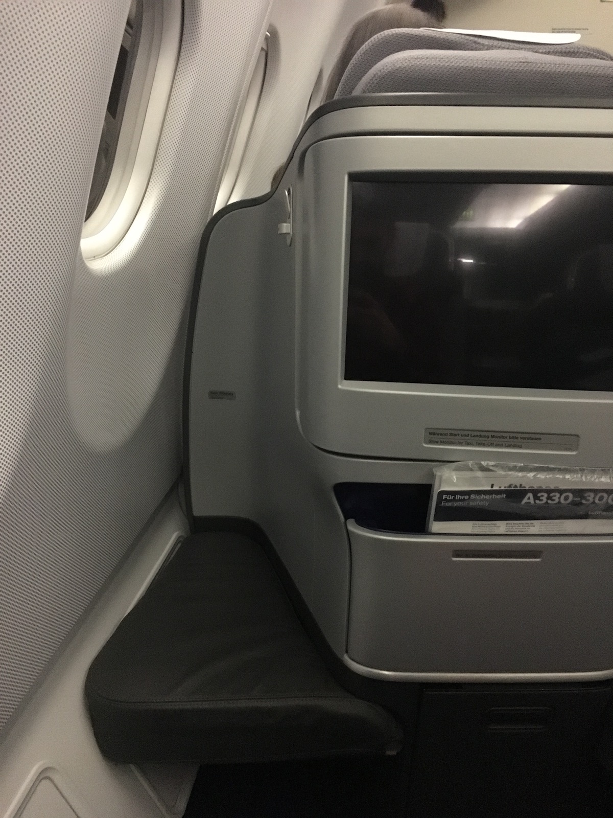 Footrest on Lufthansa business class A330